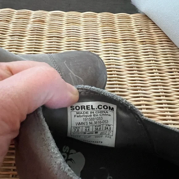 Sorel waterproof bootie size 7.5 - Picture 5 of 5